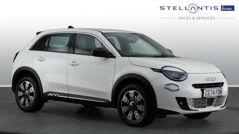 image for 2024 Fiat 600 1.2 MHEV SUV 5dr Petrol Hybrid e-DCT Euro 6 (s/s) (100 ps) SUV Hybrid Automatic