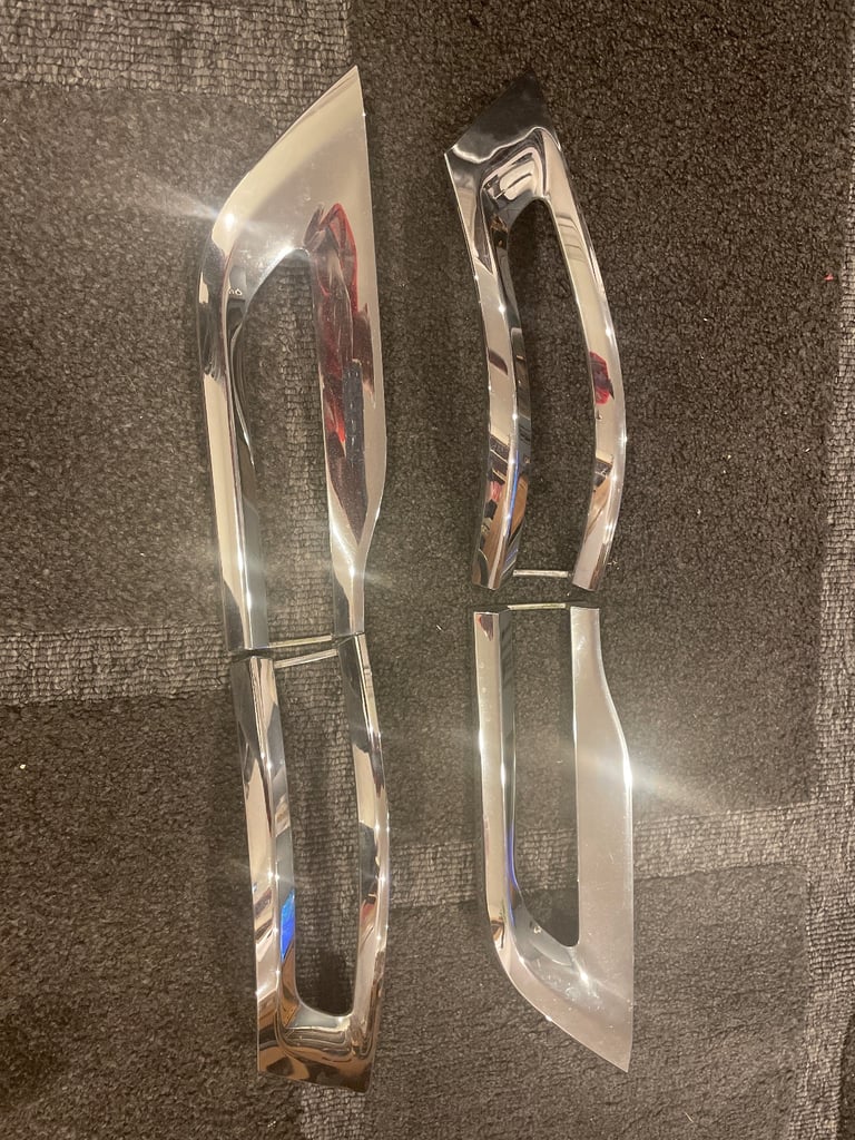 Jeep Grand Cherokee 2017 Rear Tail Light Chrome Covers