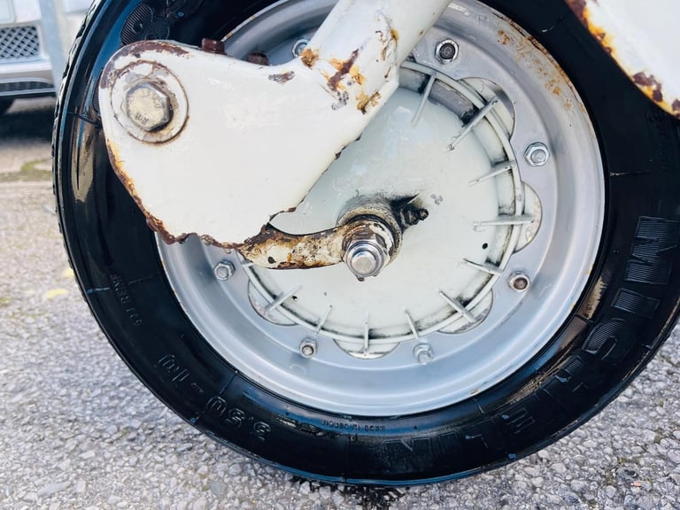 Lambretta Li 150 Spanish scooter  196 RT , 5-SPEED ORIGINAL PAINT 