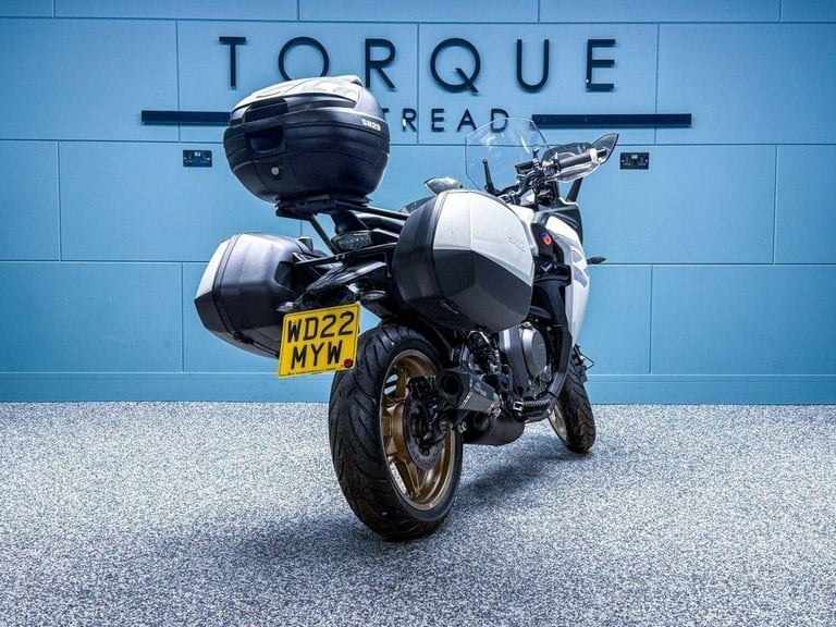 2022 22 CFMOTO 650GT 650 GRAND TOURING - LOW MILES - FULL SHAD LUGGAGE