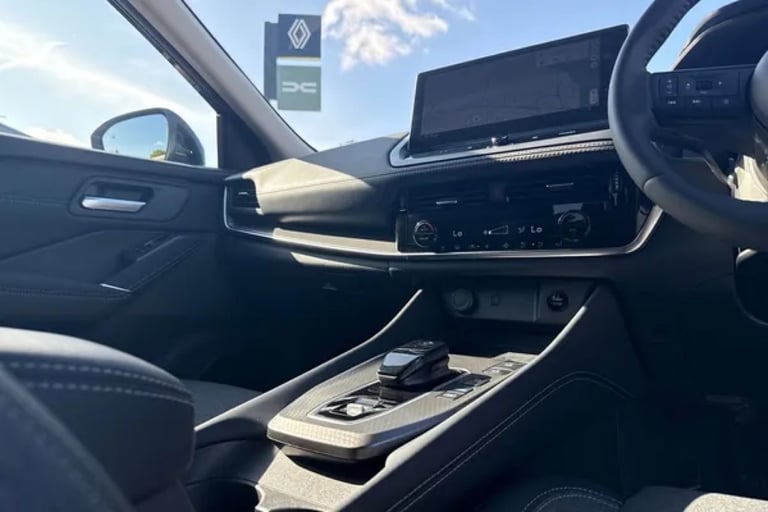 2025 Nissan Qashqai 1.5 E-Power 205 N-Connecta [Glass Roof] 5dr Auto Hatchback Hybrid Automatic