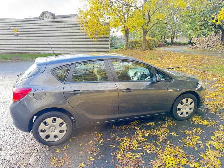 Vauxhall, ASTRA, Hatchback, 2012, Manual, 1598 (cc), 5 doors