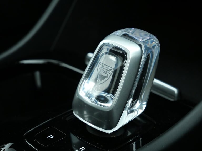 2020 Volvo XC40 2.0 B4P Inscription Pro 5dr Auto ESTATE PETROL Automatic