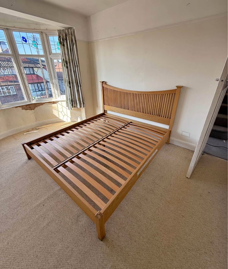 image for Willis and Gambier solid oak king size bed frame and bedside cabinets great condition 