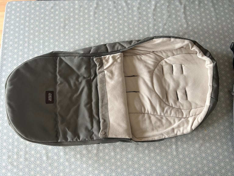 Ocaro travel system - buggy pushchair  Carry Cot