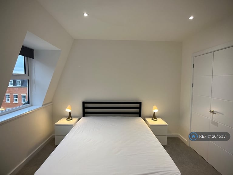 1 bedroom flat in Oriel House, Northampton, NN1 (1 bed) (#2645331)