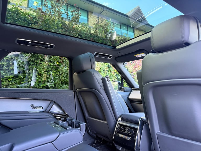 2023 Land Rover Range Rover Sport 3.0 D300 MHEV Dynamic SE SUV 5dr Diesel Auto 4WD Euro 6 (s/s) (...