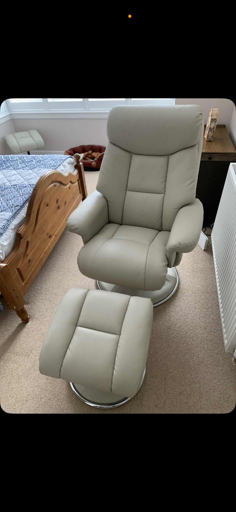 Biarritz swivel chairs & stools x2 brand new 