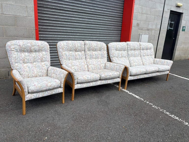 Cottage Style Pattern Beige Fabric 2 and 3 Seater Sofas with Chair excellent condition 