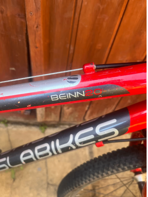 **Red Islabikes Beinn 20 Large - Age Use 6+ Ready to Ride**