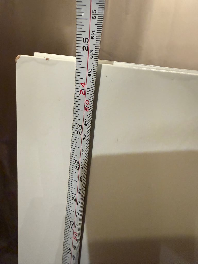 White chest of drawers 