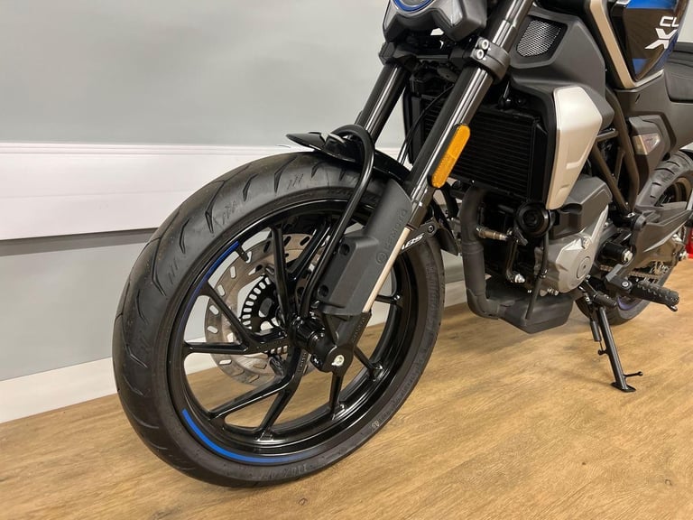 2025 Cf Moto Cl-X 300CL-X Petrol black 6 Speed