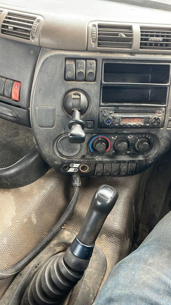  2010 (60) LEYLAND DAF CF 75.310 SKIP LOADER. 6X4. 26 TON GVW. BOUGHTON GEAR