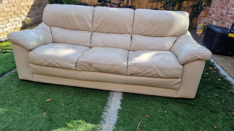Lether sofa 3 seaters   Italian leather sofa beage 