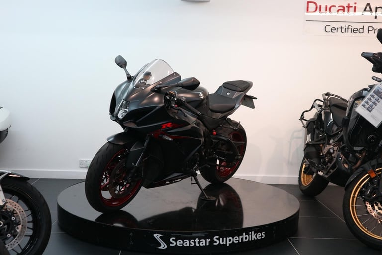 SUZUKI GSXR 1000 AL7 - 8200 MILES - 2017