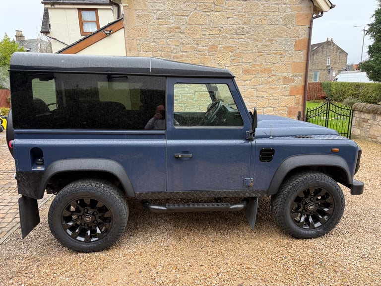 Land Rover 90 DEFENDER Hardtop 2198 (cc)