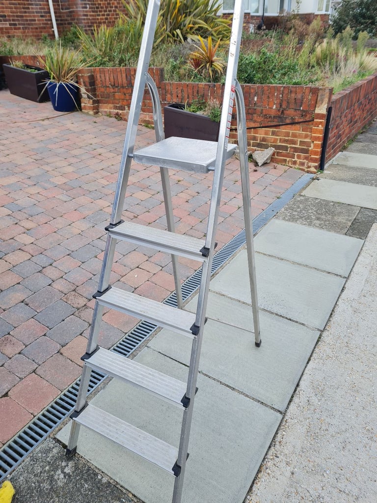 image for 4 level step ladder 