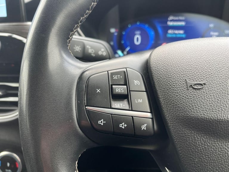 2023 Ford Kuga Vignale SUV 2.5l 190PS pHEV AUTO in Agate Black 1 OWNER, FSH