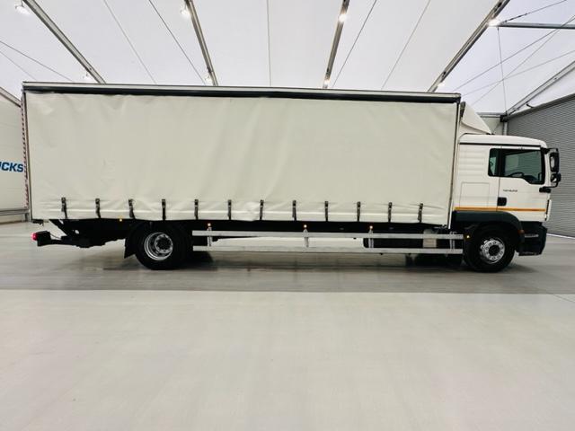 MAN TGM 18.250 Sleeper Cab Curtainsider  
