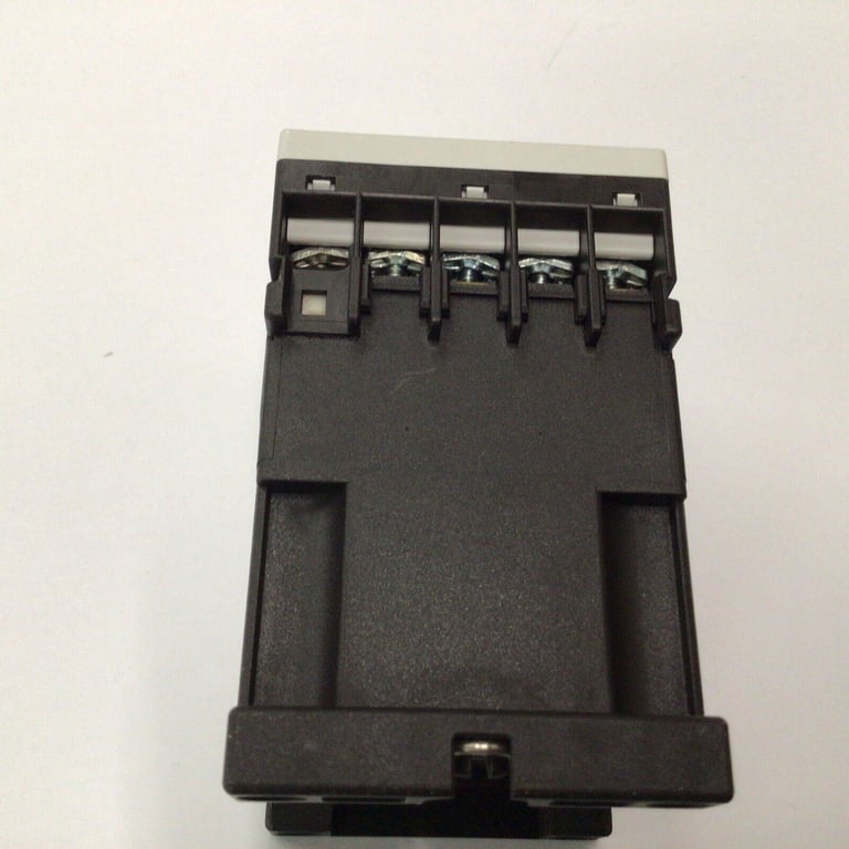 Siemens Contactor 3RT1016-1AF02, 110V Coil, 3NO Contacts + 1NC Aux, New, Boxed. ML Furnaces Spares