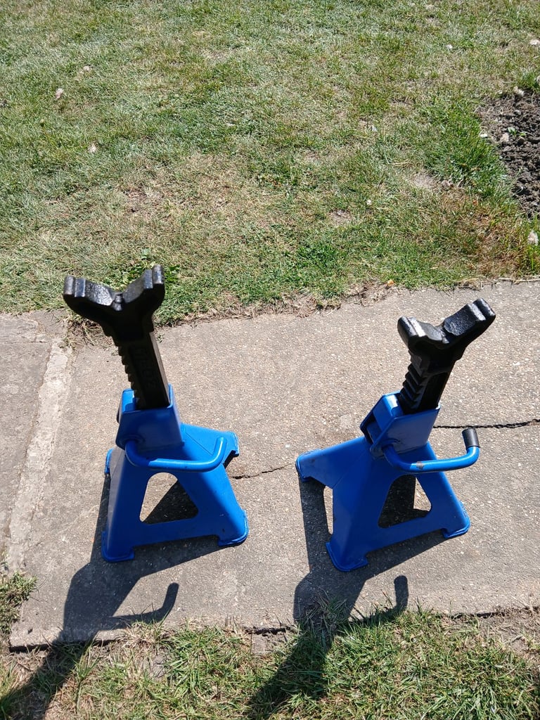 Axle stands