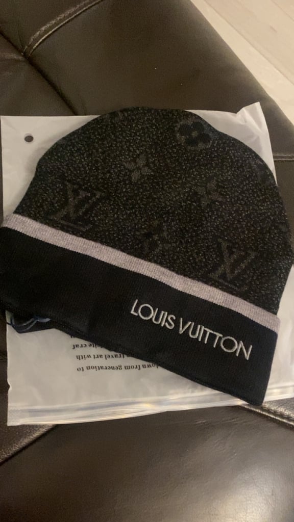 LV beanie - black & grey, in Sheldon, West Midlands