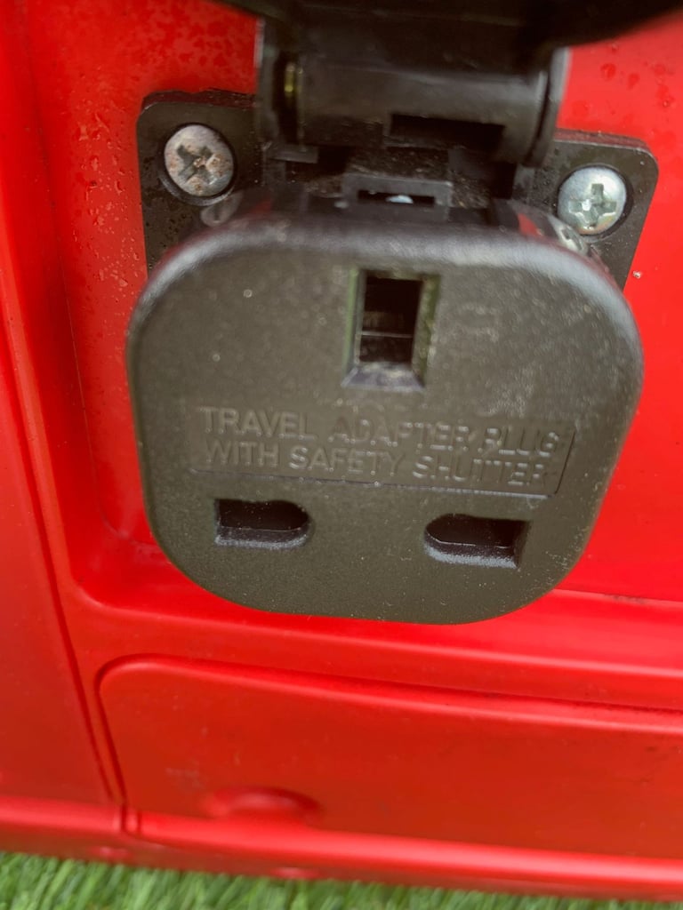 Petrol Generator, Inverter Suitcase Type, Fantastic Condition, 2500w Output, Ready to Use!