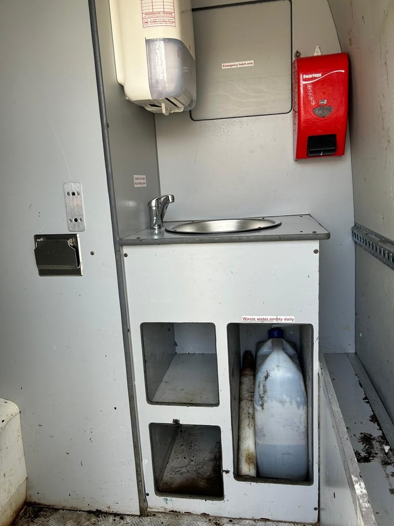 2020 Renault Master LM35dCi 135 Business Medium Roof Van ECODRIVE PANEL VAN Diesel Manual