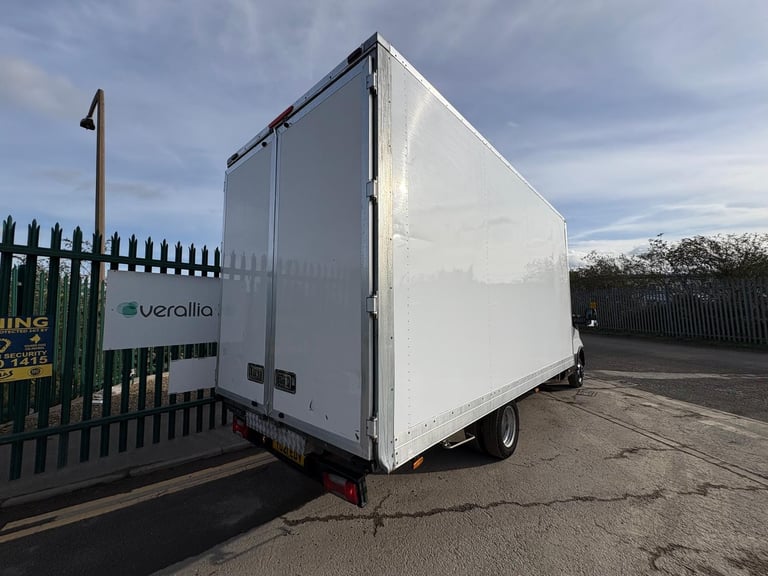 2021 Iveco Daily 3.0 35-160 euro6 twin rear wheel manual 15ft Luton box van