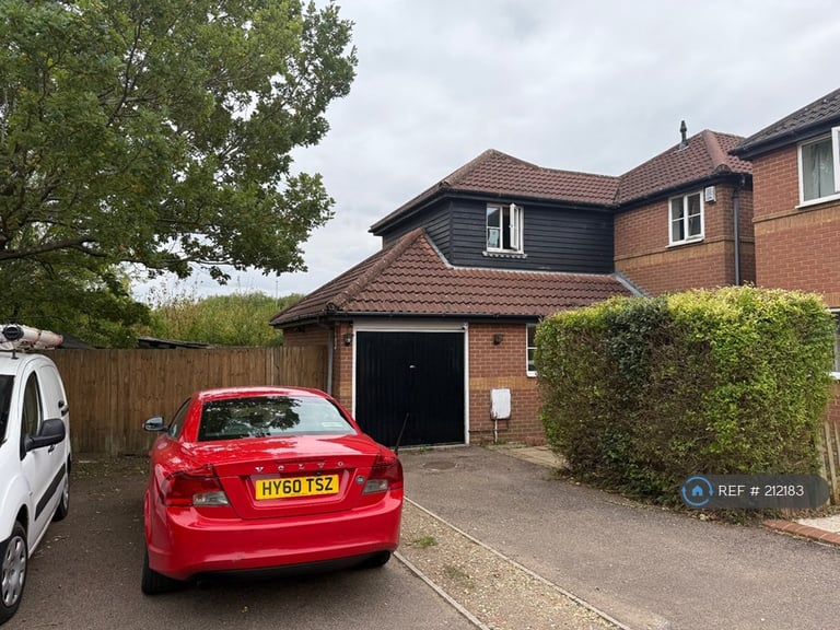4 bedroom house in Badgers Oak, Milton Keynes, MK7 (4 bed) (#212183)