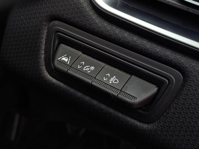 2021 Renault Clio 1.0 TCe 90 Iconic 5dr HATCHBACK PETROL Manual