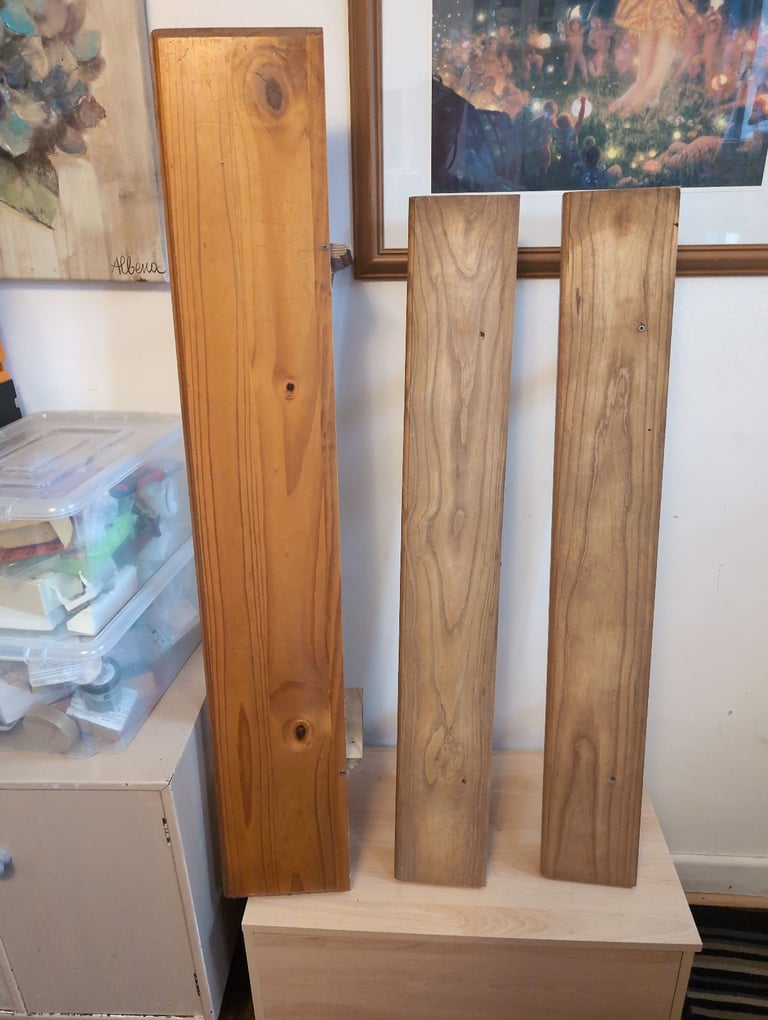 3 shelves, 1 pine, 2 oak