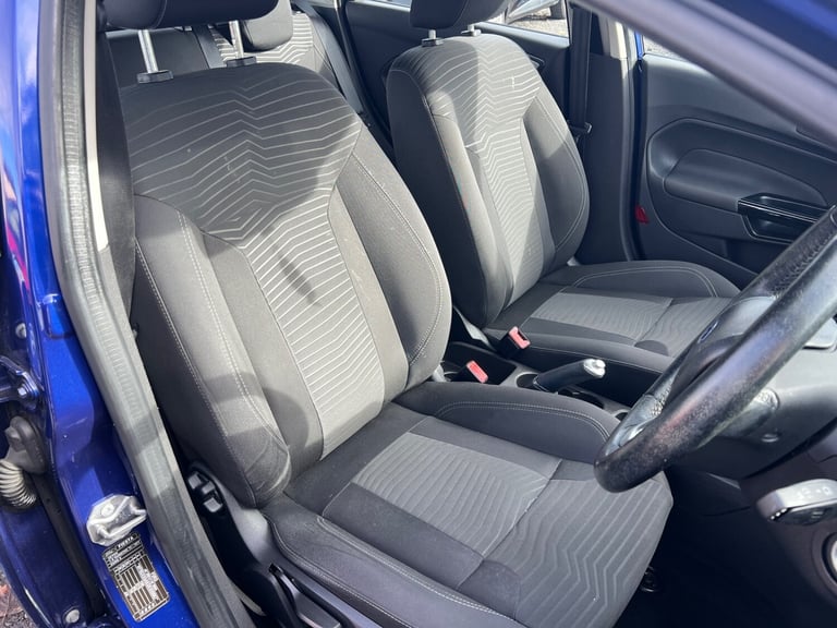 2015 Ford Fiesta 1.6 Zetec 5dr Powershift HATCHBACK Petrol Automatic