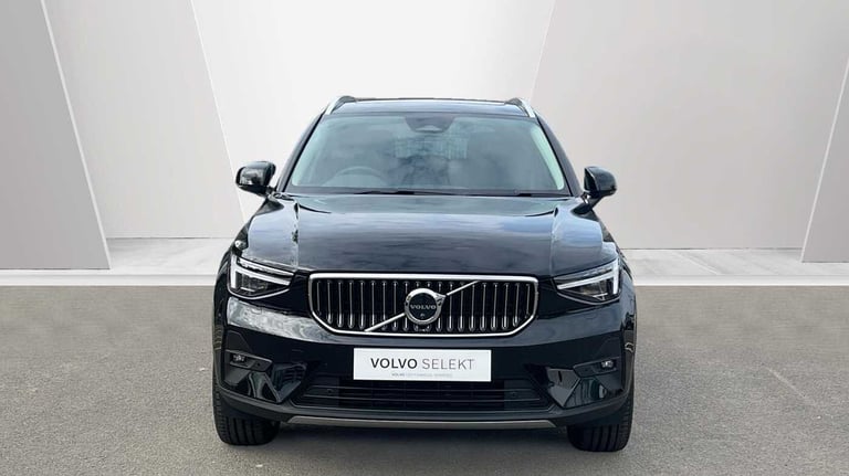 2025 Volvo XC40 2.0 B4P Ultra Dark 5dr Auto SUV Petrol Automatic