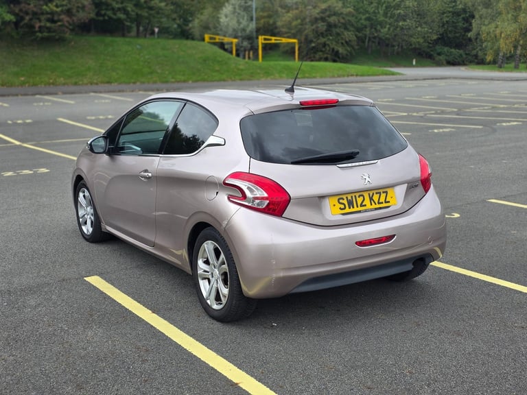 2012 Peugeot 208 1.4 VTi Allure Euro 5 3dr HATCHBACK Petrol Manual