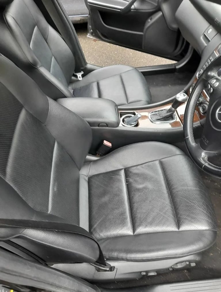 Mercedes Benz Merc Sports Kompressor C180K Automatic C Class Auto Cheap Black Salon Car.           