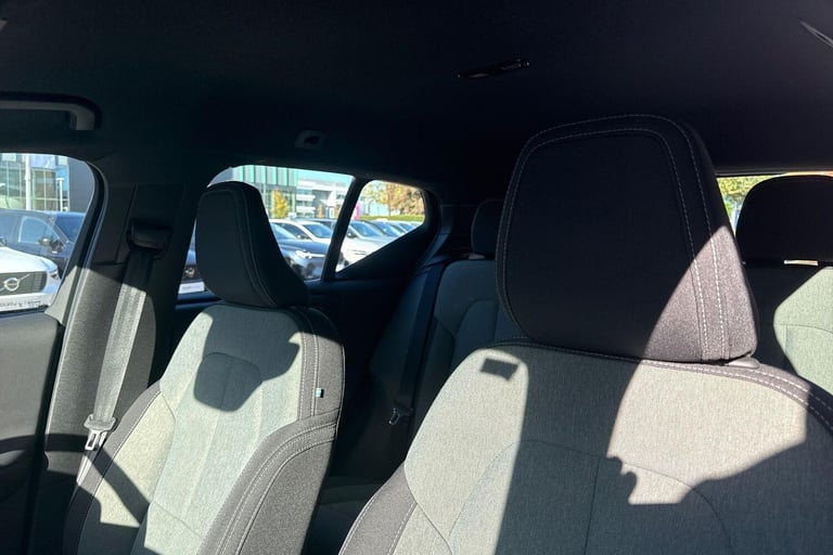 2023 Volvo XC40 2.0 B3 MHEV Plus SUV 5dr Petrol Hybrid DCT Auto Euro 6 (s/s) (163 ps) ESTATE Petr...