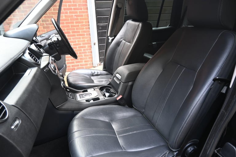 2016 Land Rover Discovery 4 3.0 SD V6 SE Auto 4WD 5dr PANEL VAN Diesel Automatic