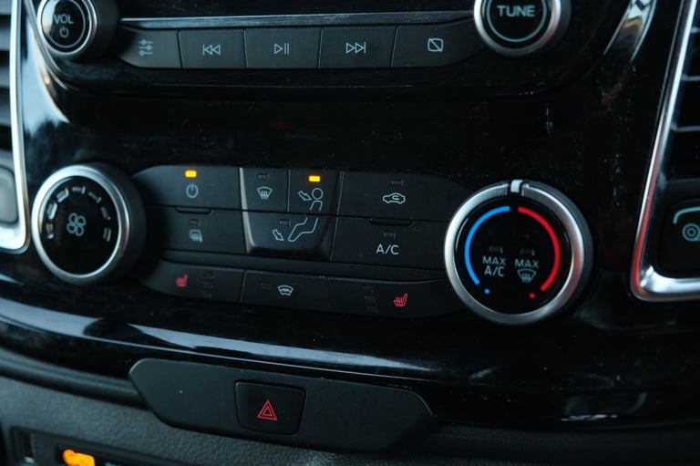 2022 Ford Transit Custom 2.0 280 EcoBlue Limited Panel Van 5dr Diesel Manual L1 H1 Euro 6 (s/s) (...