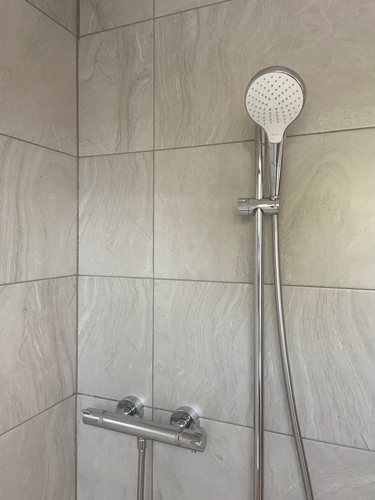 Varana Gris Porcelain Tiles by Gayaflores