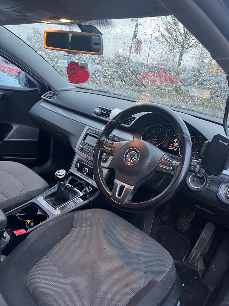 Volkswagen, PASSAT, Saloon, 2011, Manual, 1968 (cc), 4 doors
