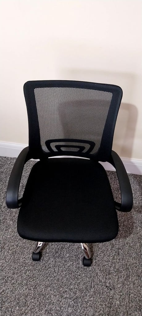 Ergonomic Office Desk Chair – Adjustable Mesh Swivel Seat