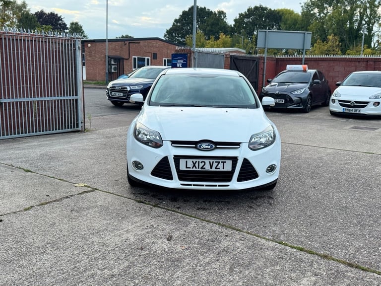 2012 Ford Focus 1.6 Zetec Euro 5 5dr HATCHBACK Petrol Manual