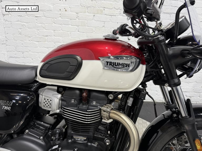2024 Triumph BONNEVILLE Bonneville T100 (21MY) Roadster/Retro PETROL Manual