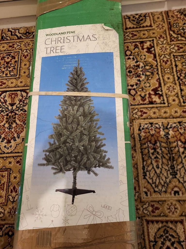 6ft Christmas tree and decorations 
