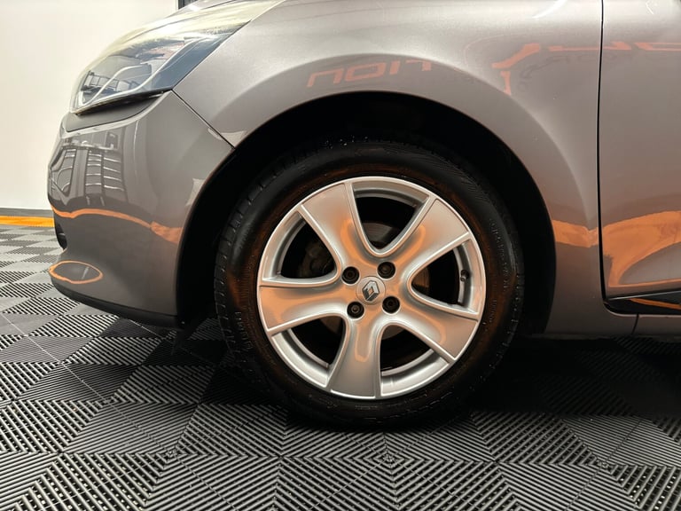 2015 Renault Clio 1.2 16V Dynamique Nav 5dr HATCHBACK Petrol Manual