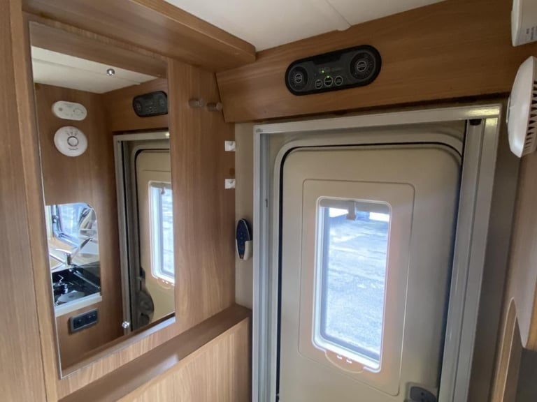 2012 SWIFT CHALLENGER SPORT 524 TOURING CARAVAN
