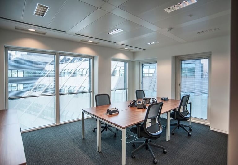 *Fenchurch Street* Private Serviced Offices: Units from 4 to 50 desks for rent EC3
