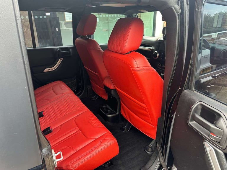 2013 Jeep Wrangler 2.8 Wrangler Sahara Unlimited CRD 197 Auto 4WD 4dr SUV Diesel Automatic