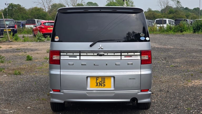 JDM Import Facelift Mitsubishi Delica D5 2.0 Auto CVT 8 Seater MPV Ulez Free